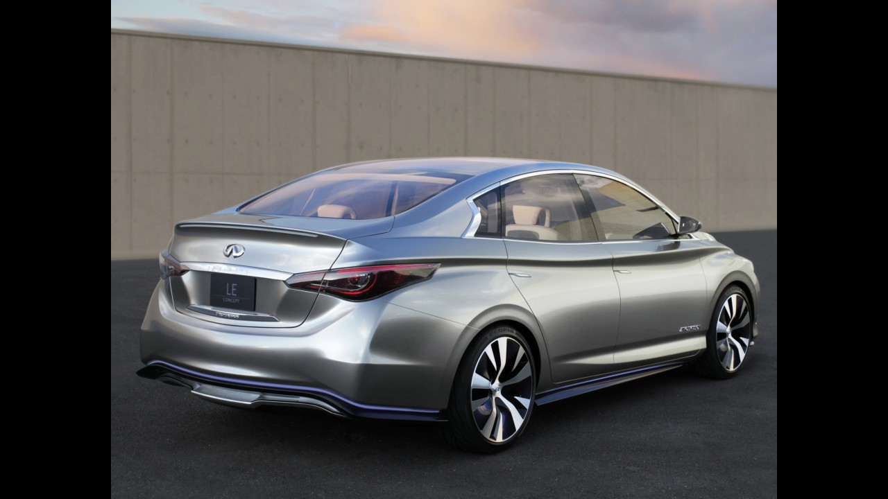 Infiniti desenvolve versão própria do Nissan Leaf