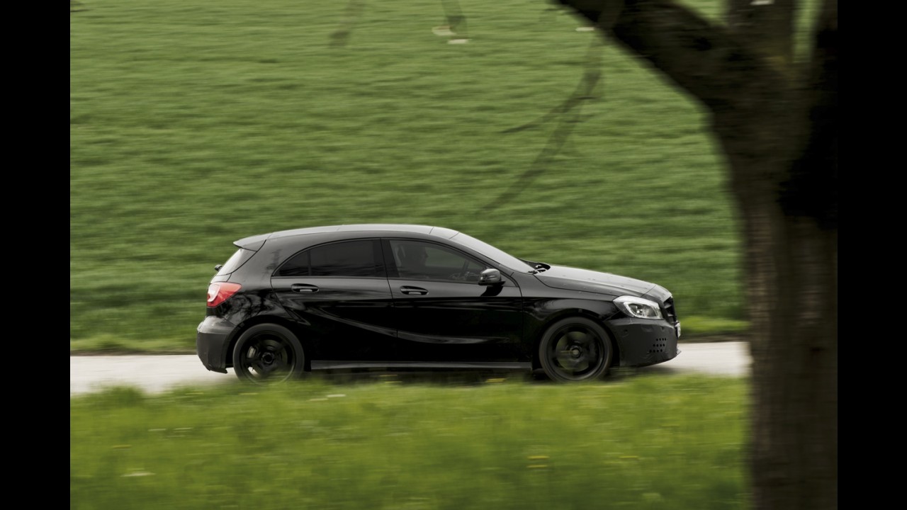 Mercedes-Benz divulga primeiras imagens oficiais do esportivo A45 AMG