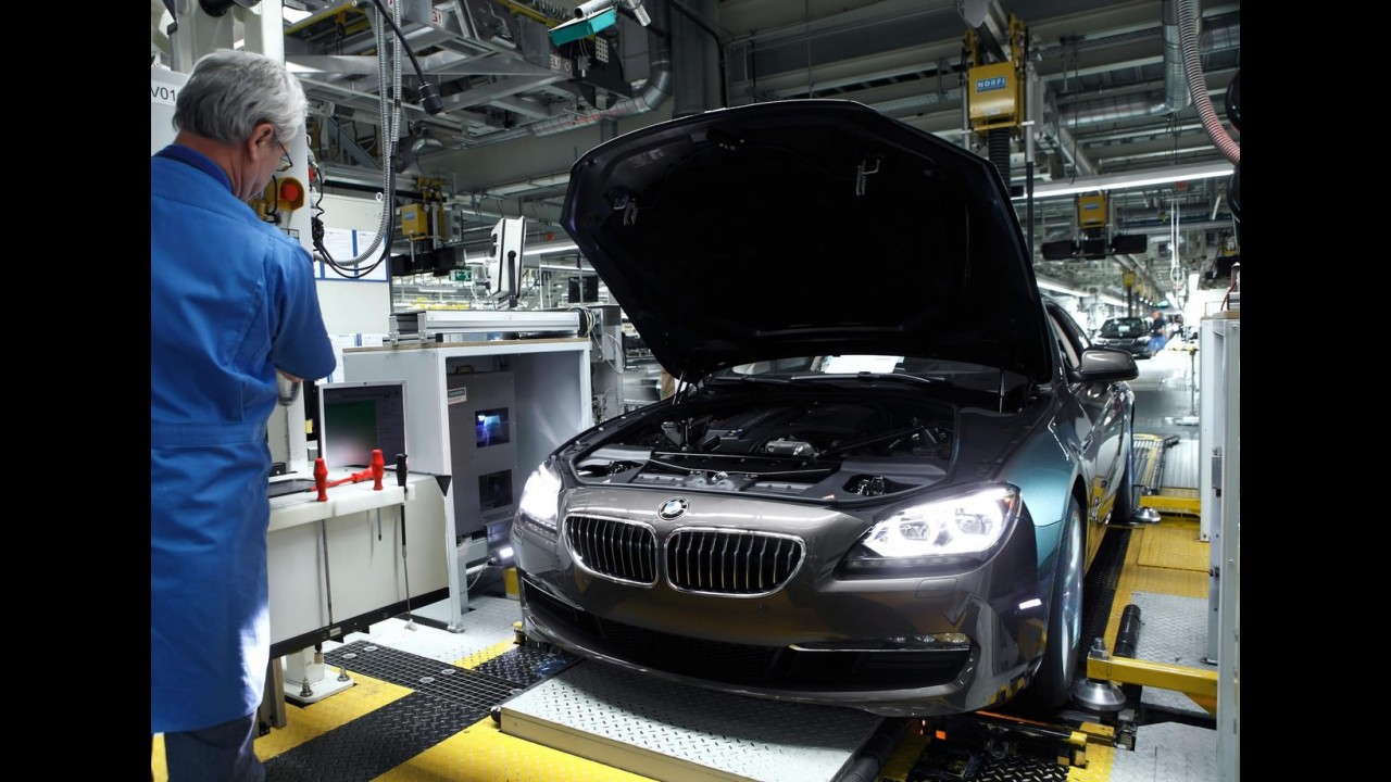 BMW Série 6 Coupé 2012 é revelada oficialmente - Veja galeria de fotos em alta resolução