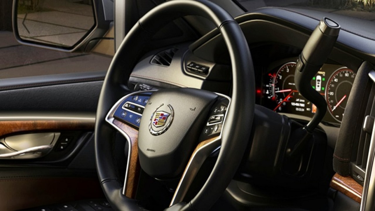 Cadillac Escalade 2015 tem primeiras imagens do interior reveladas