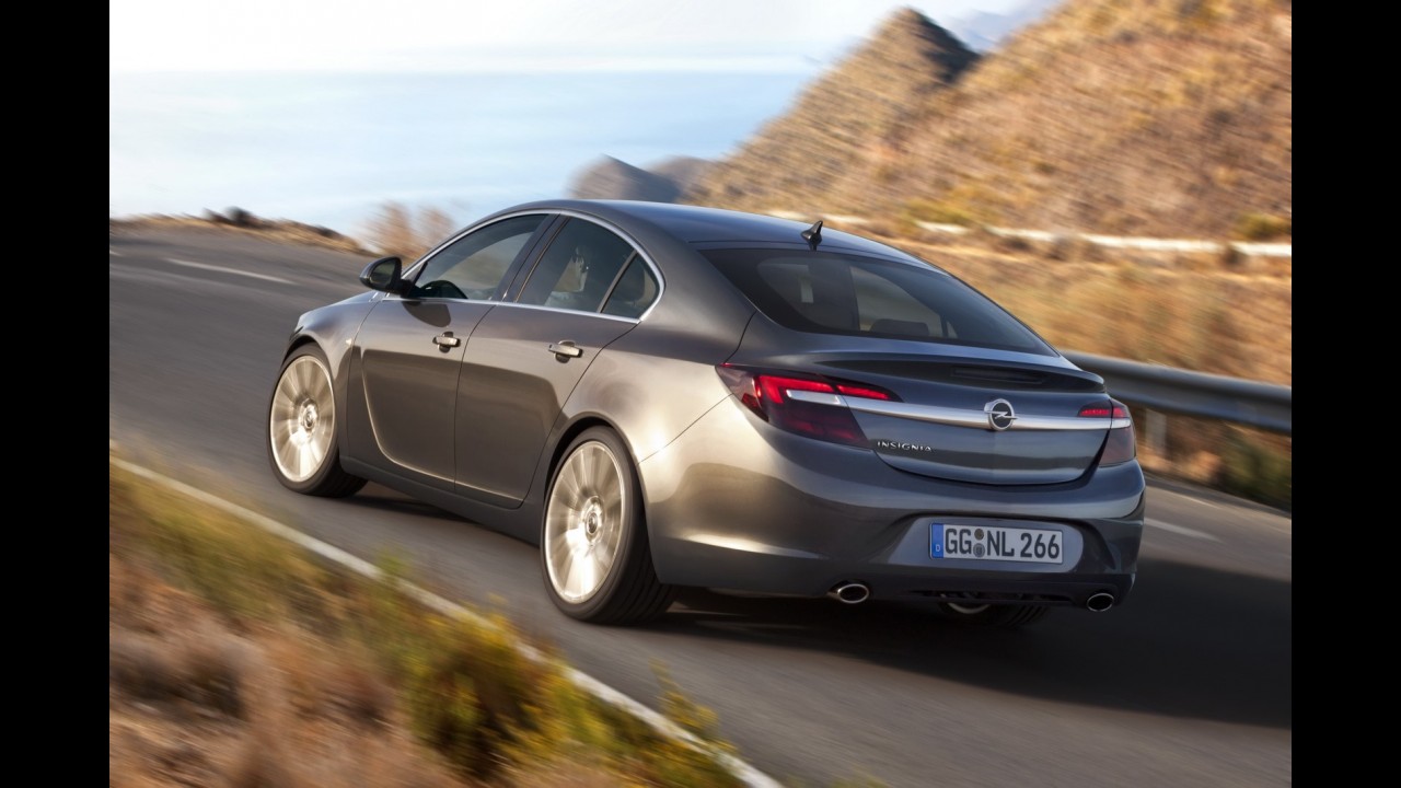 Opel atualiza visual e dá mais tecnologia ao Insignia na linha 2014