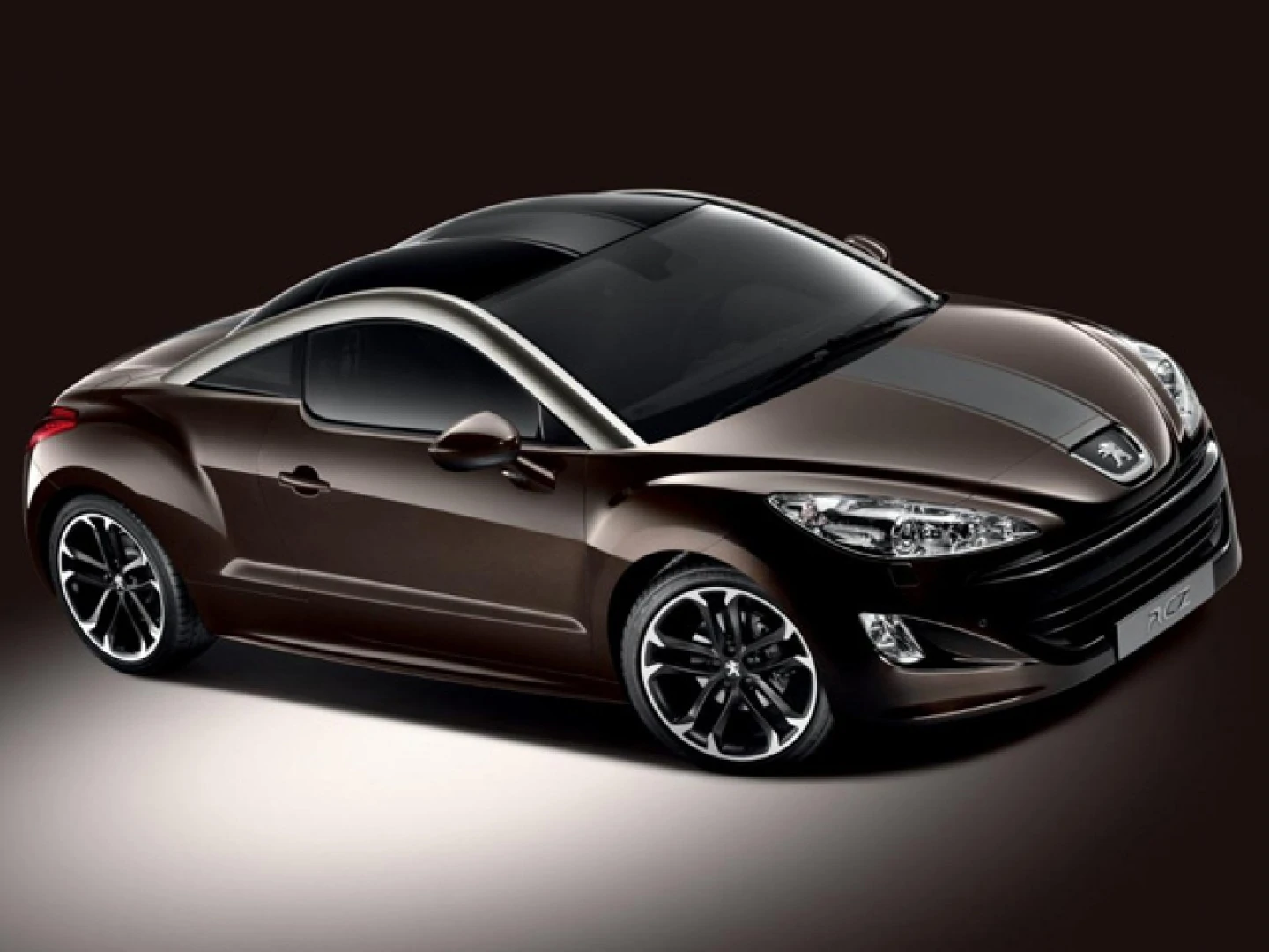 Peugeot RCZ ganha edição limitada Brownstone na Europa