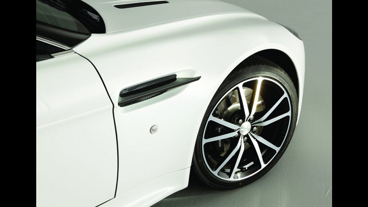 Edição Especial: Aston Martin Vantage N420 2011 tem motor V8 de 420 cv