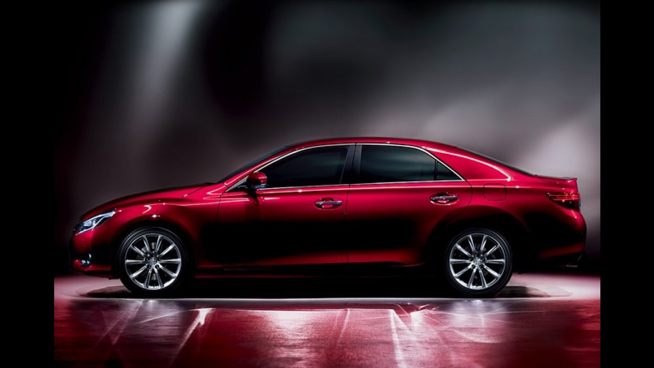 Toyota Mark X 2013 - Versão japonesa do Camry ganha visual renovado