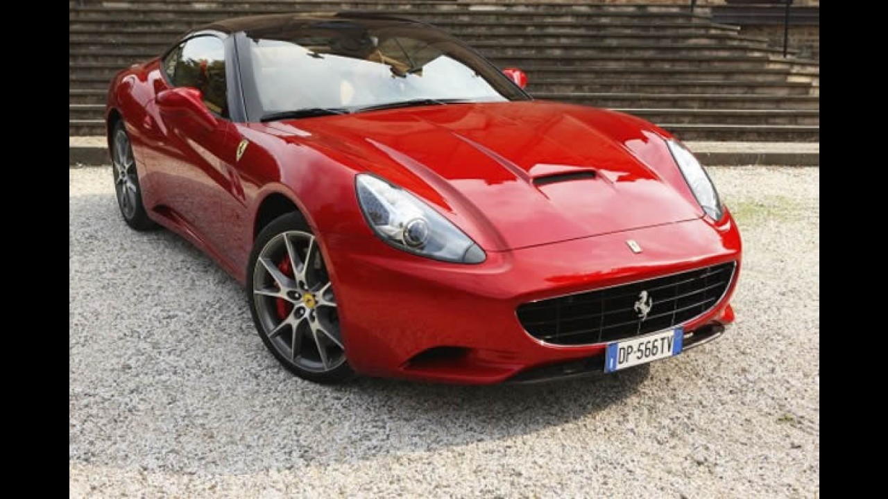 Salão de Paris: Nova Ferrari California HELE