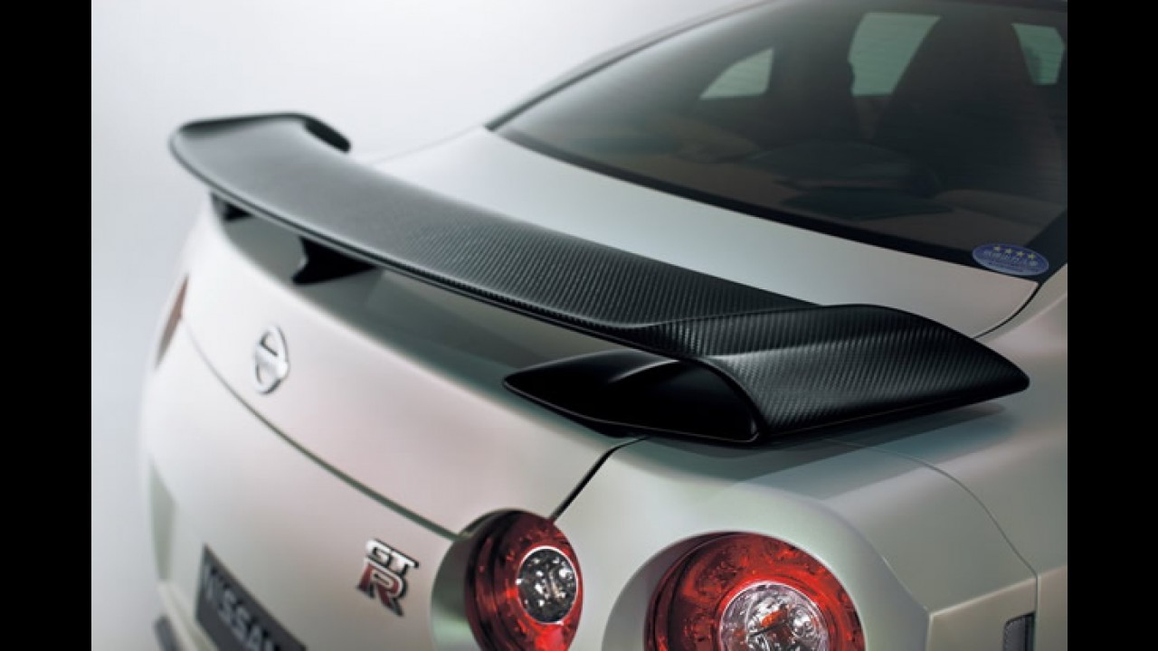 Nissan revela oficialmente o GT-R 2011