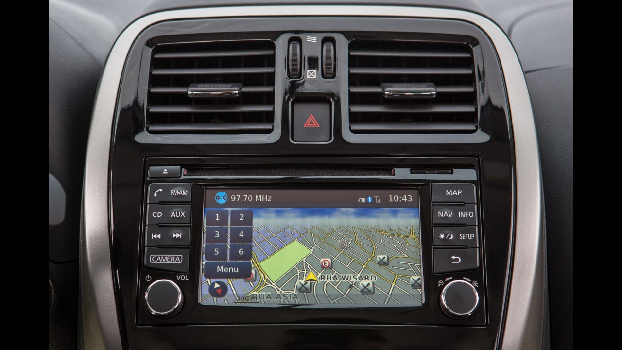 Nissan New March 2015 chega com ar de série - preços vão de R$ 32.990 a R$ 42.990