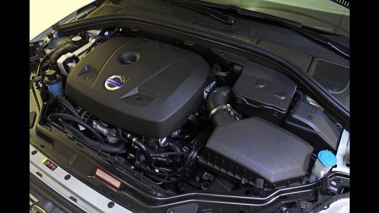Volvo lança linha 60 T5 com novo motor e câmbio de oito marchas