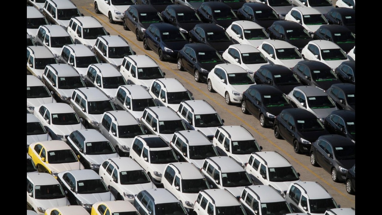 Mercado mundial de carros deve consumir 100 milhões de unidades em 2018