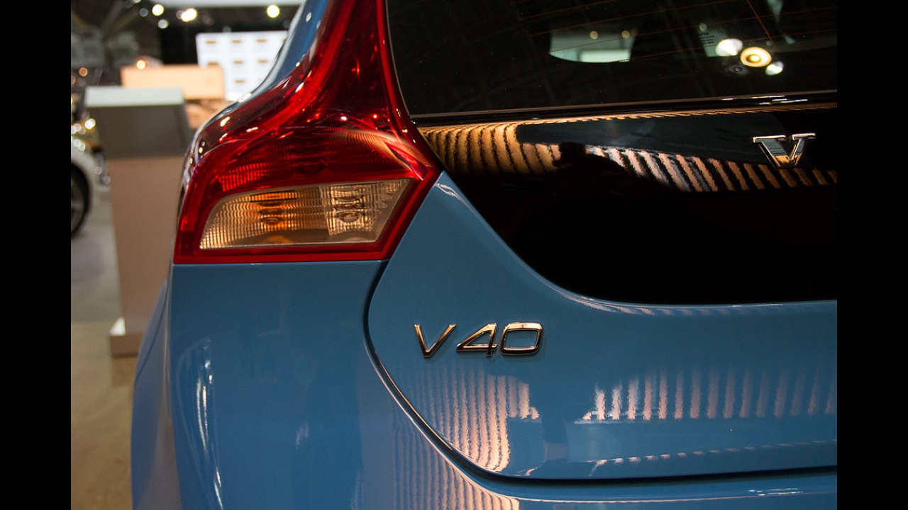 Salão SP: Volvo V40 de 180 cv baixa para R$ 112,9 mil; R-Design ganha motor Drive-E