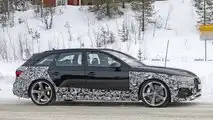 2020 Audi RS4 Avant lifting foto spia