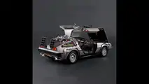 Miniature DeLorean à l'échelle 1:8