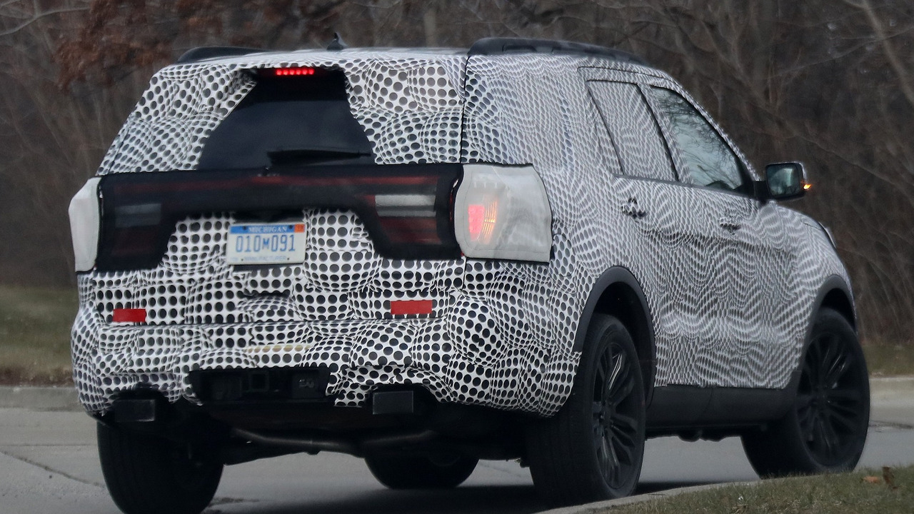 2019 Ford Explorer spy photo