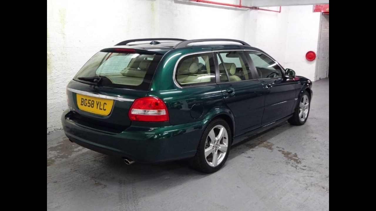 Jaguar X-Type com motor V6 de 231 cv da rainha Elizabeth foi vendido por US$ 20 mil