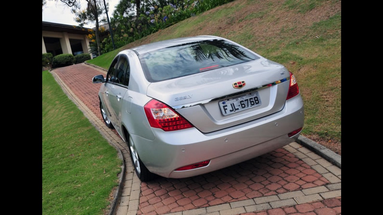 Geely EC7 sofre aumento de preço e volta a custar R$ 49.990