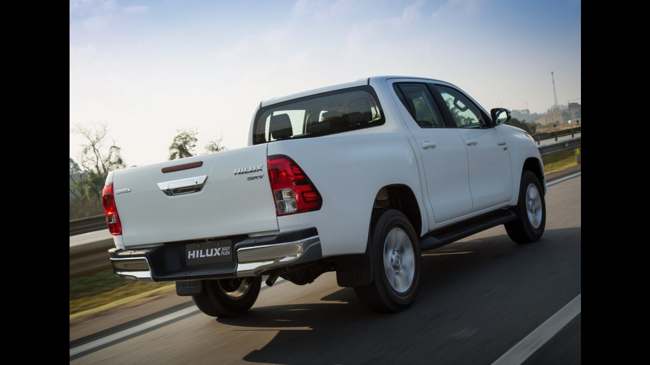 Toyota lança novas Hilux e SW4 com motor flex - veja preços