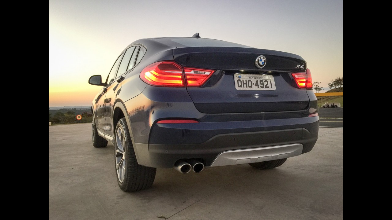Teste CARPLACE: irmão menor do X6, BMW X4 é antídoto alemão contra Evoque