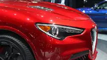Alfa Romeo Stelvio: LA 2016