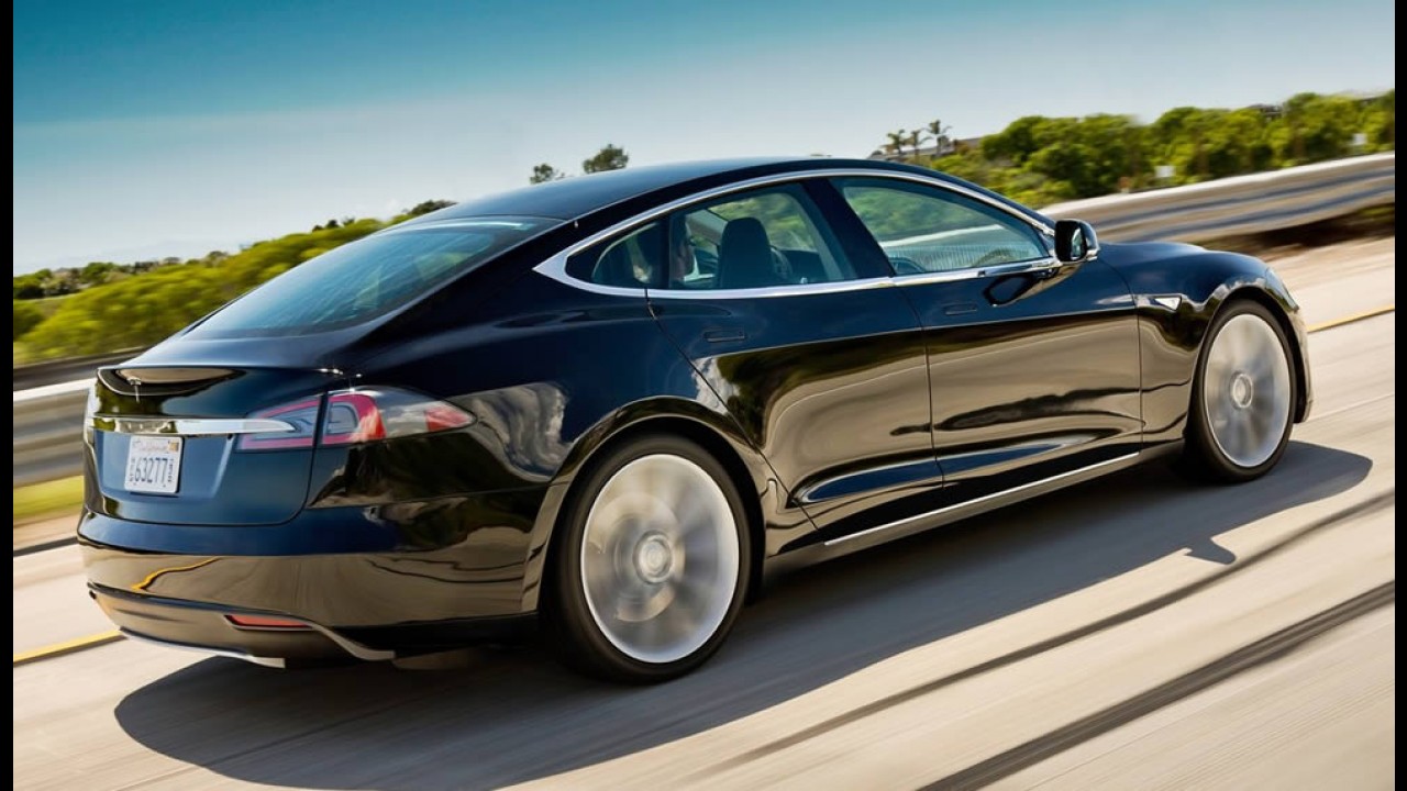 Tesla realiza "recall virtual" em mais de 29 mil unidades do Model S