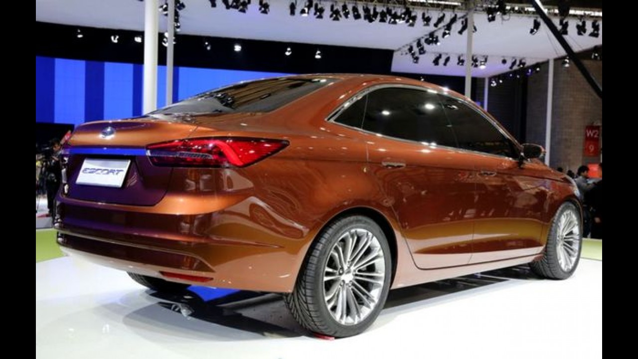Novo Ford Escort tem imagens de patente vazadas na China