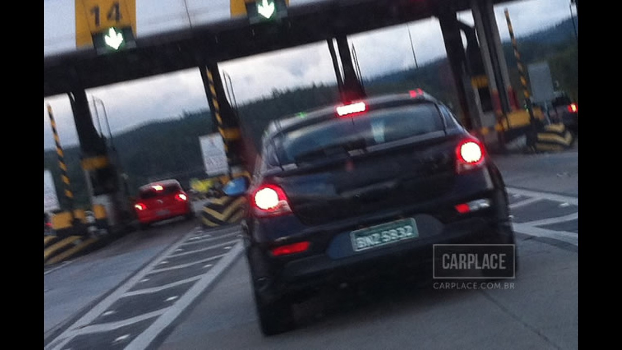 Flagra: Novo Chevrolet Cruze Hatch