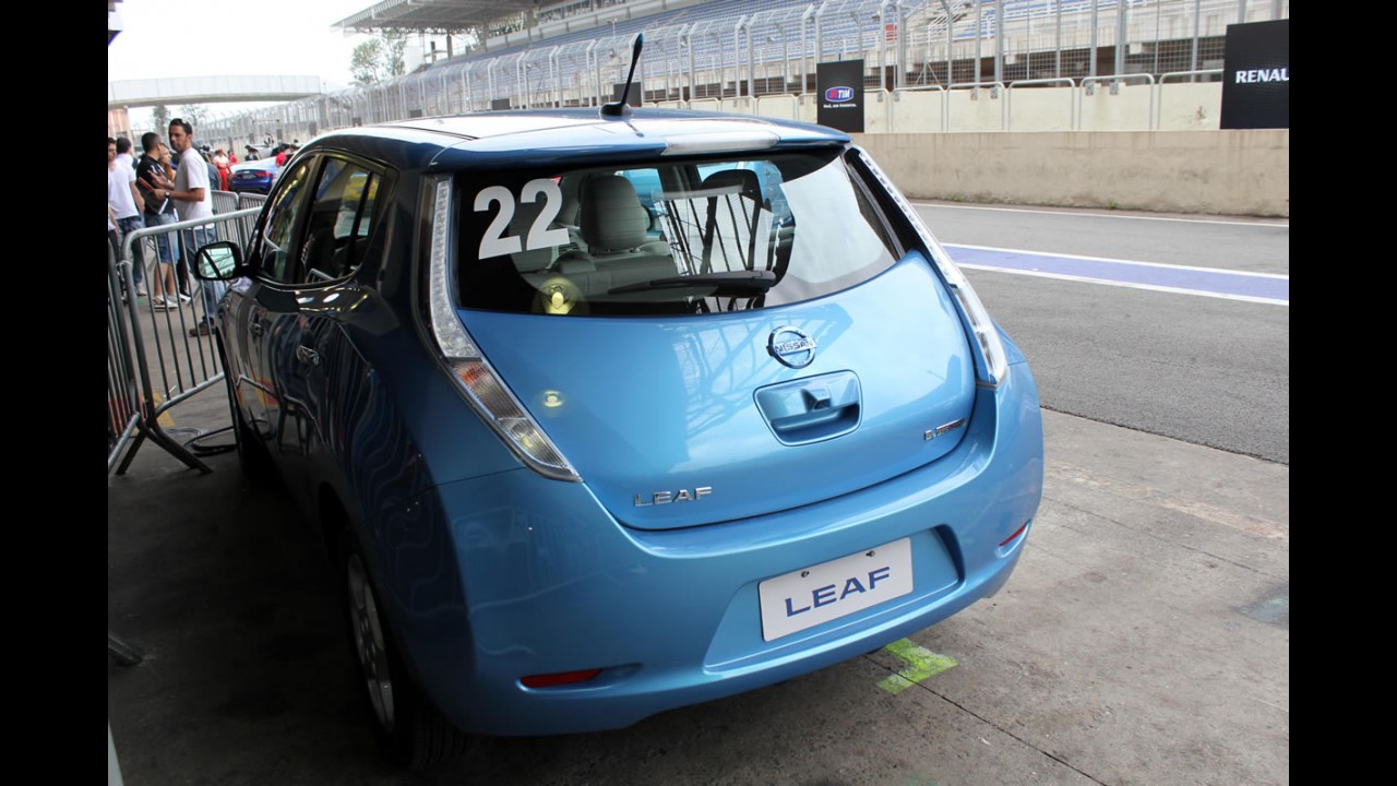 Impressões ao dirigir: Aceleramos o 100% elétrico Nissan LEAF em Interlagos a 150 km/h