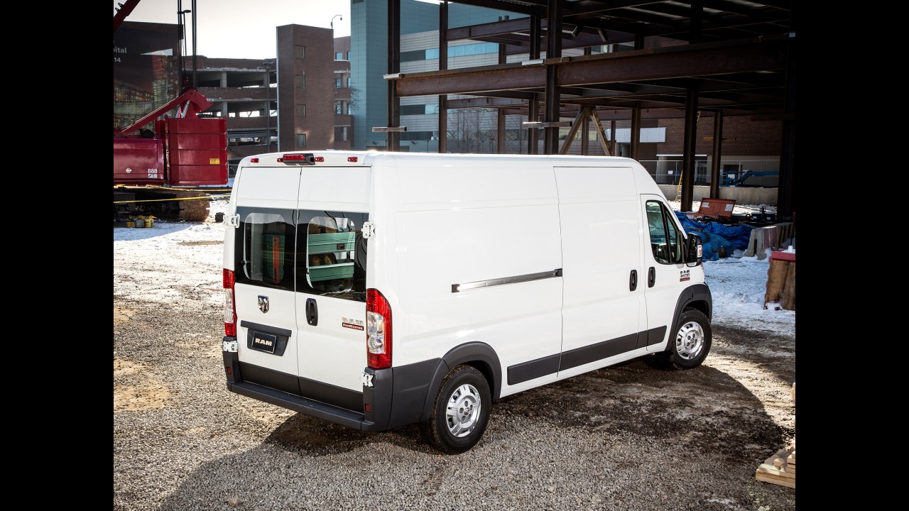 RAM ProMaster, irmã da Fiat Ducato, tem recall nos EUA por risco de corrosão