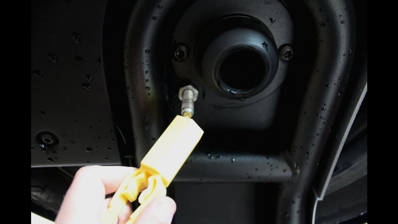 Garagem CARPLACE: Trocando um pneu furado do AirCross