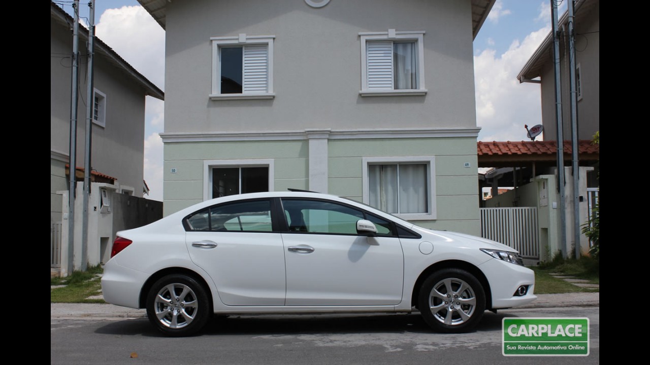 SEDÃS MÉDIOS, resultados de novembro: Corolla volta à liderança. Fluence e Jetta têm piores desempenhos em 2012
