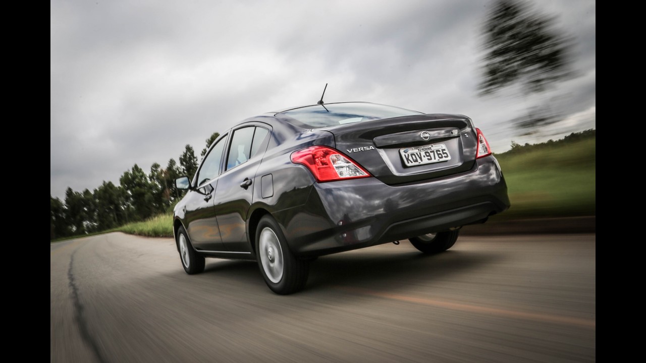 Teste CARPLACE: Versa desafia Ka+ entre os sedãs 1.0 3-cilindros