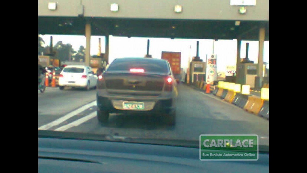 Leitor flagra Novo Chevrolet Cobalt com camuflagem mais leve
