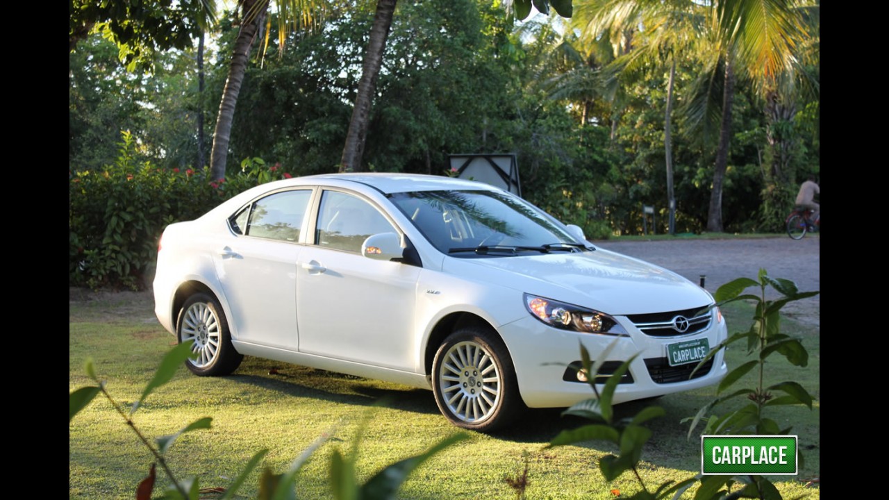 Análise CARPLACE (sedãs médios): Sentra mantém bom ritmo e C4 passa Focus