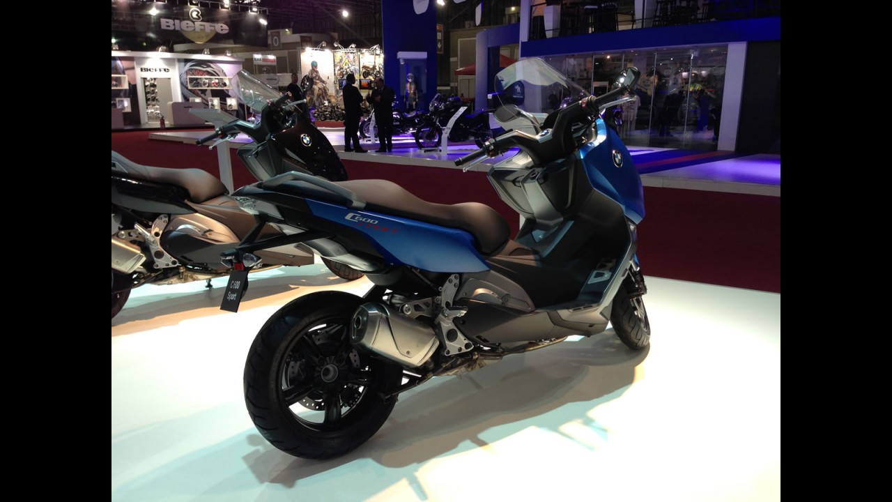 BMW C600 Sport e Yamaha T-Max 530 travarão briga de maxiscooters em 2014