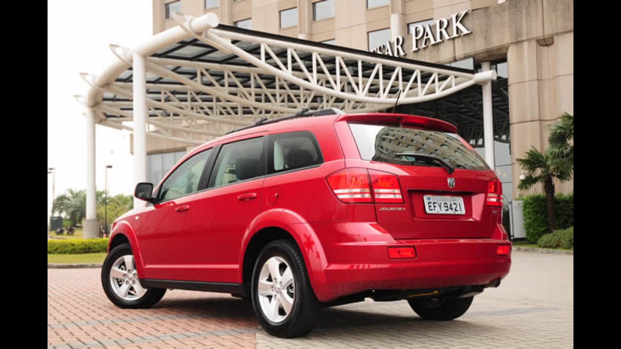 Dodge Journey 2010 ganha mais equipamentos