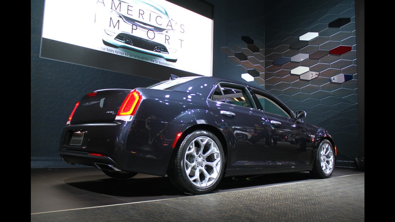 Chrysler 300C renovado chega ao Brasil no primeiro semestre
