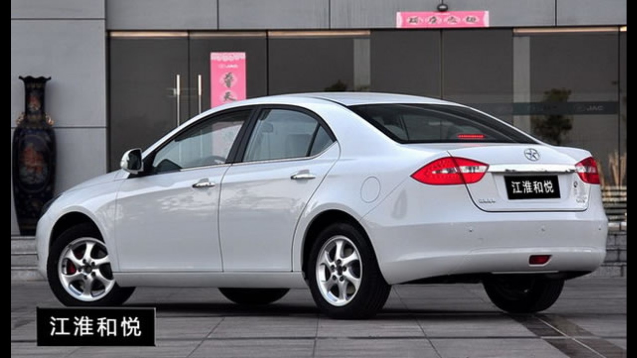 JAC já aceita encomendas do sedã médio J5, que tem preço sugerido de R$ 53.800
