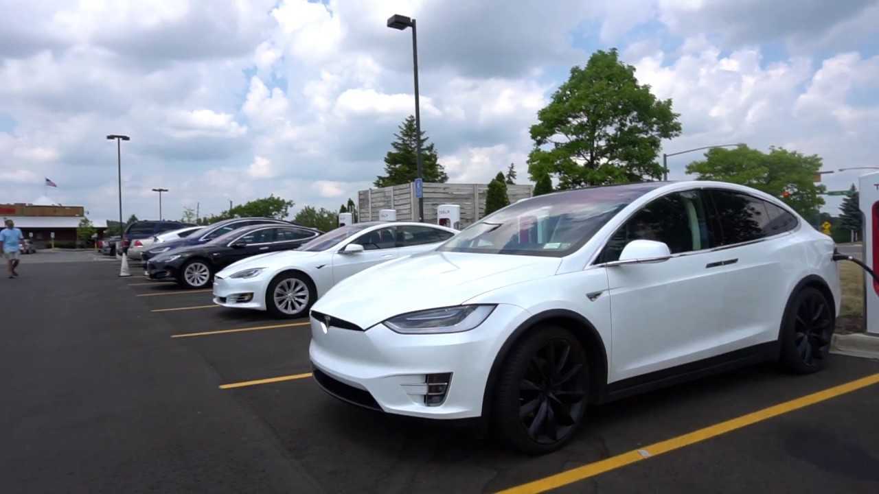 About 100 Tesla Owners Convened To Test Cars At Michigan Speedway