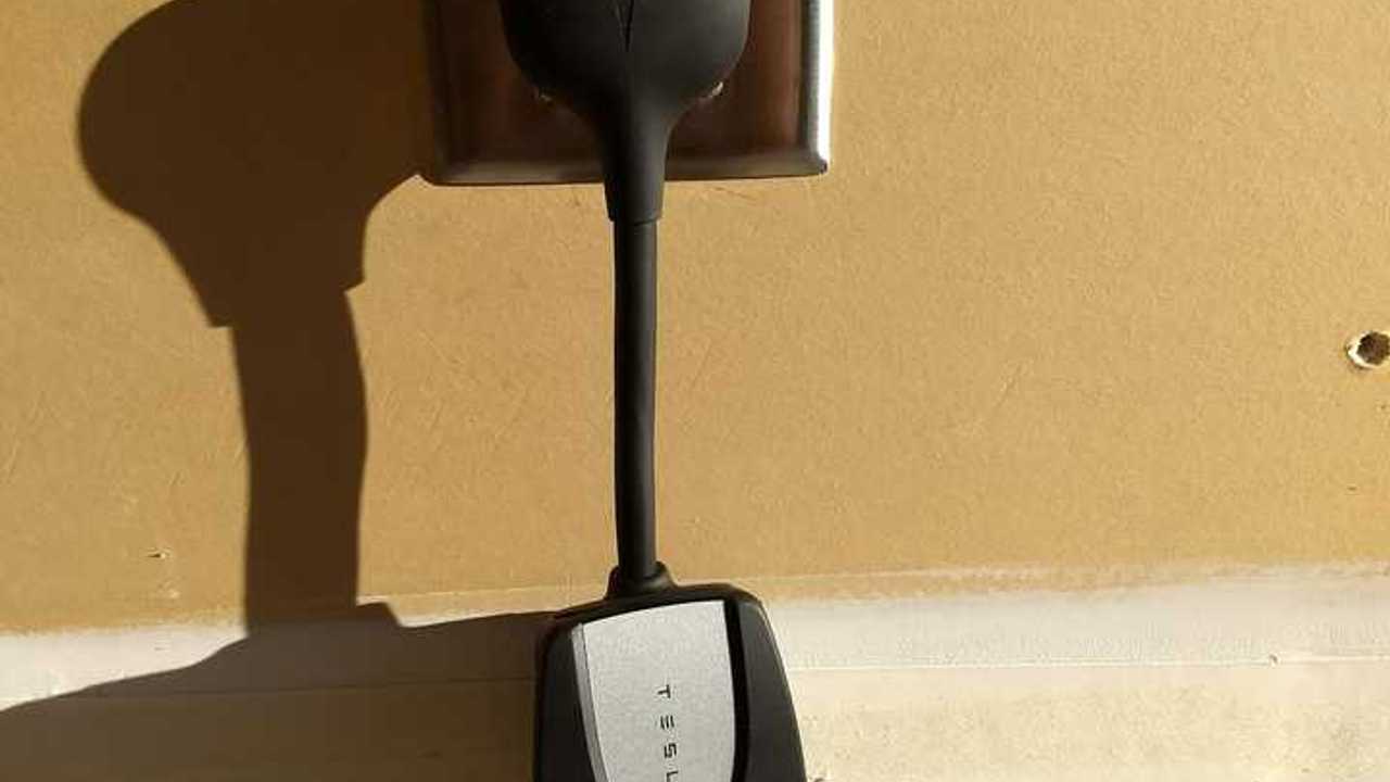Tesla Gen 2 MC plugged into NEMA 14-50 outlet