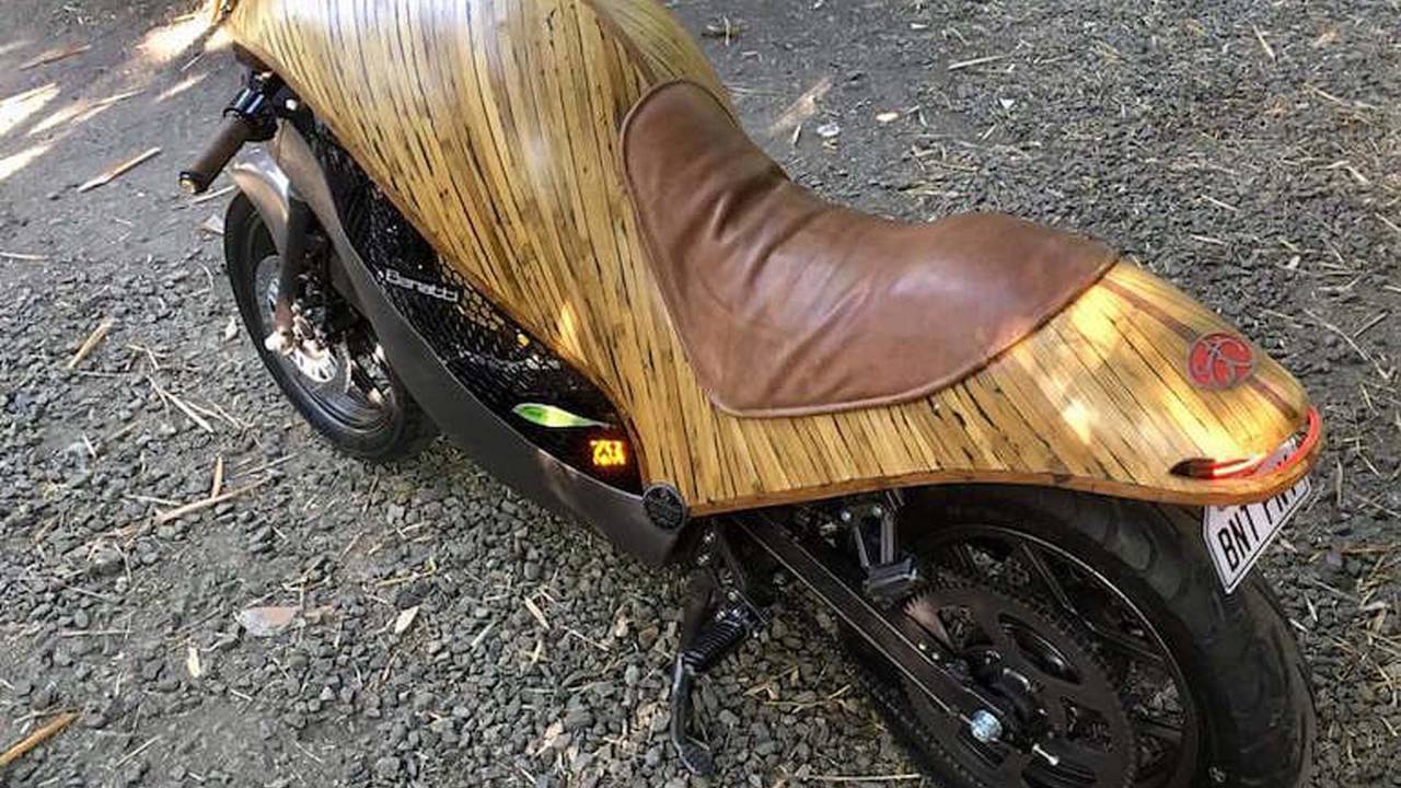 A look at the bamboo body on the Green Falcon