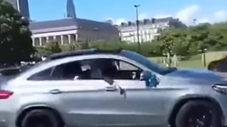 Mercedes-AMG GLE 63’ün kavşaktaki büyük hatasını izleyin