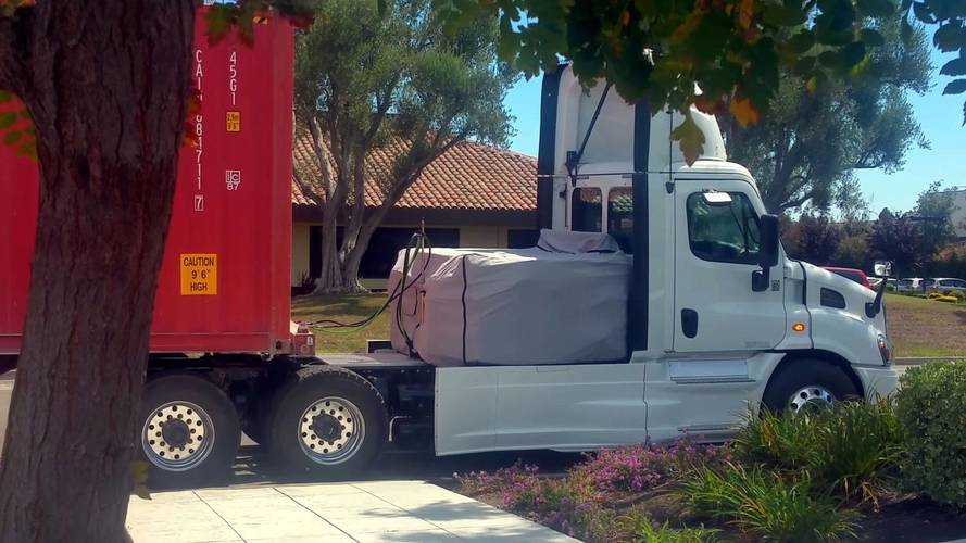 Tesla Semi Mule