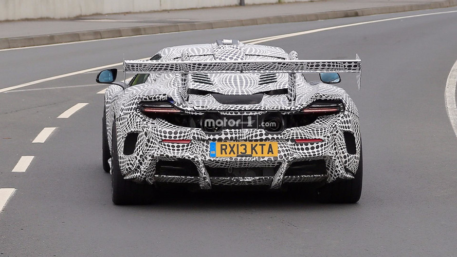 McLaren 675LT yarış aracı casus fotoğraflar