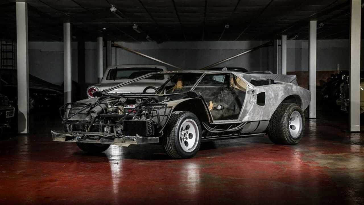 Lamborghini Countach abandonado desde 2008