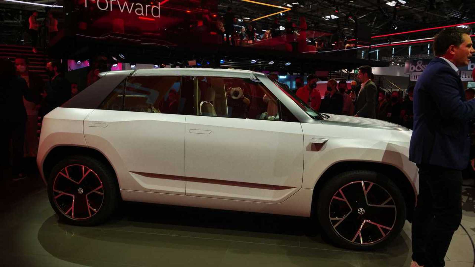 live-photos-of-volkswagen-id.life-from-iaa-2021.jpg