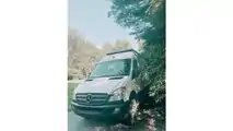 Fugoneta camper Mercedes-Benz Sprinter con tres literas