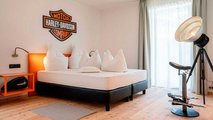 Hotel Al Plan Suites - Harley-Davidson (Window)