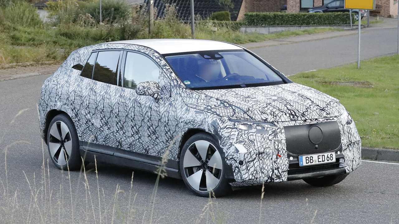 Mercedes EQE SUV