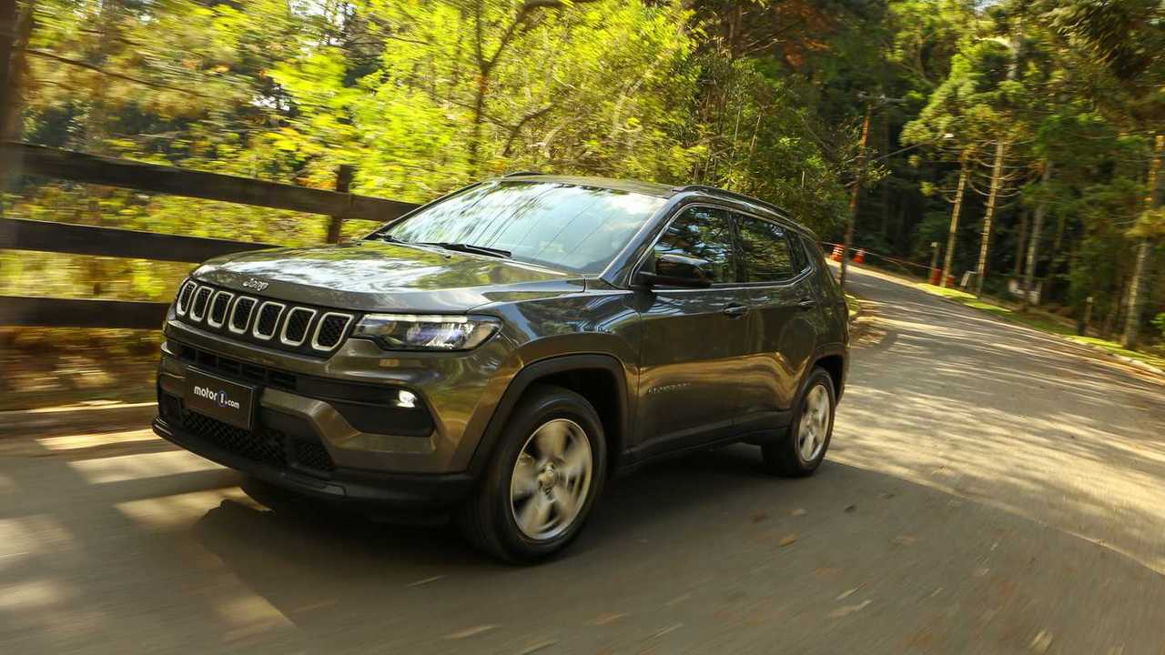 Comparativo: Jeep Compass Sport vs. Renault Captur Iconic