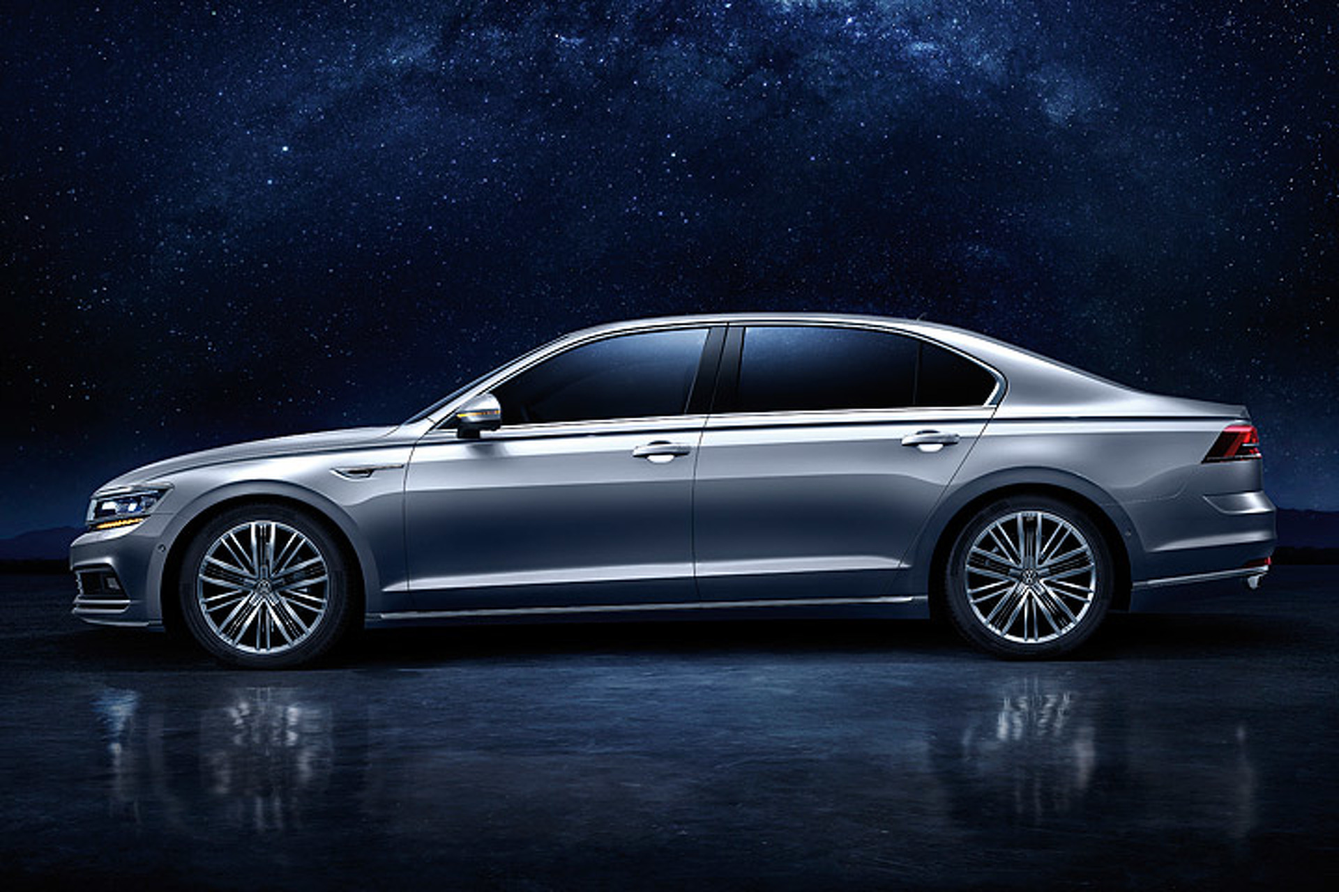 5 Things You Should Know About the 2017 Volkswagen Phideon