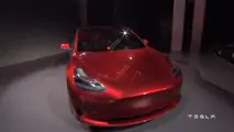 Tesla Model 3 tanıtılıyor